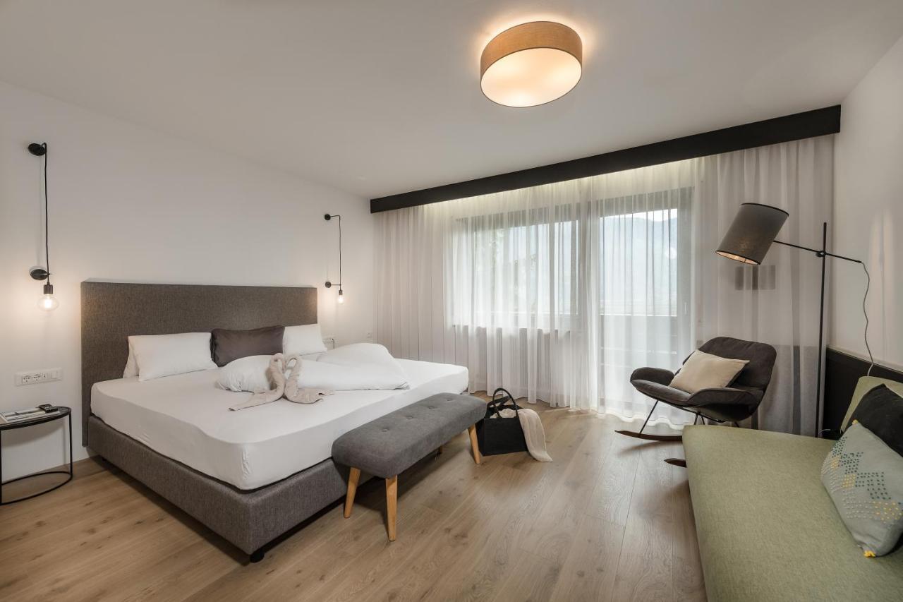 Hotel Wilma นาลเลส ภายนอก รูปภาพ