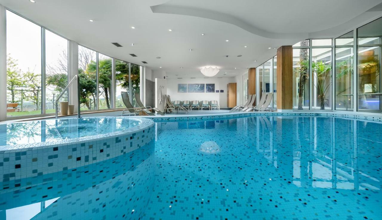 Hotel Wilma นาลเลส ภายนอก รูปภาพ